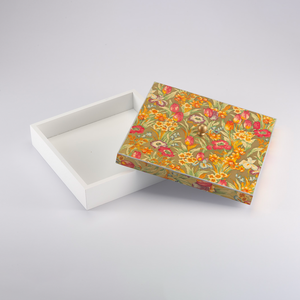 Vague Square White Wooden Serving Box with Tulip Wooden Cover 24 cm x 24 cm