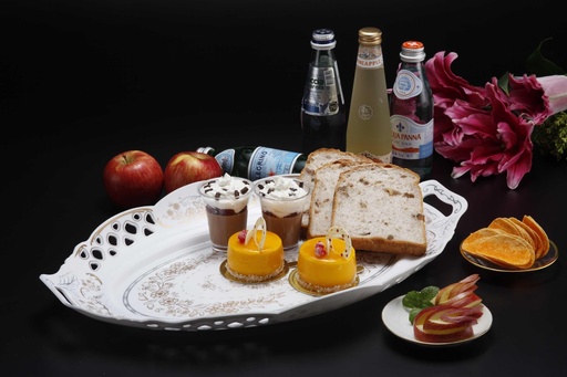 [02-553] صينية أكريليك باللونين الأبيض والذهبي 55.7 سم